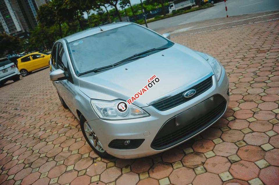 Bán xe Ford Focus 1.8 năm sản xuất 2010, màu bạc, 355 triệu-3