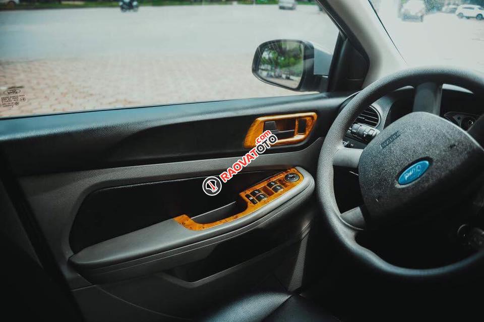 Bán xe Ford Focus 1.8 năm sản xuất 2010, màu bạc, 355 triệu-8