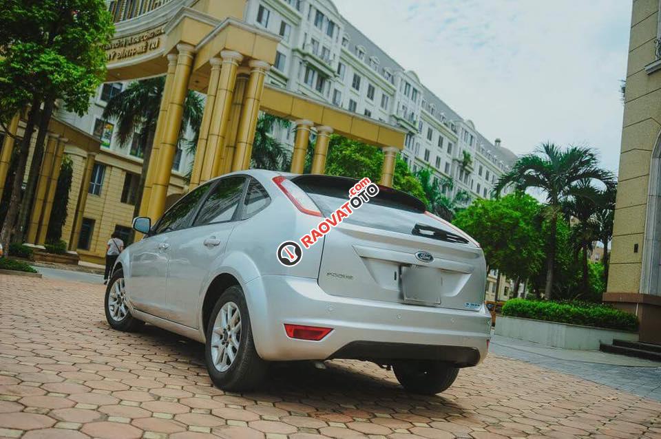 Bán xe Ford Focus 1.8 năm sản xuất 2010, màu bạc, 355 triệu-1