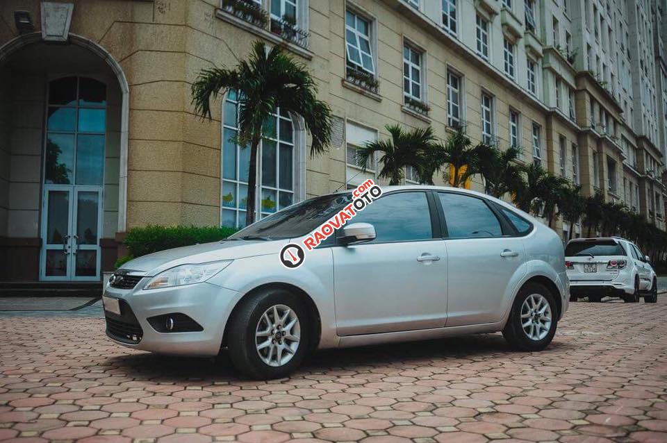 Bán xe Ford Focus 1.8 năm sản xuất 2010, màu bạc, 355 triệu-10