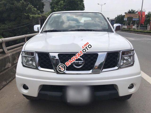 Cần bán xe Nissan Navara 2.5 LE đời 2013, màu trắng chính chủ, giá tốt-0