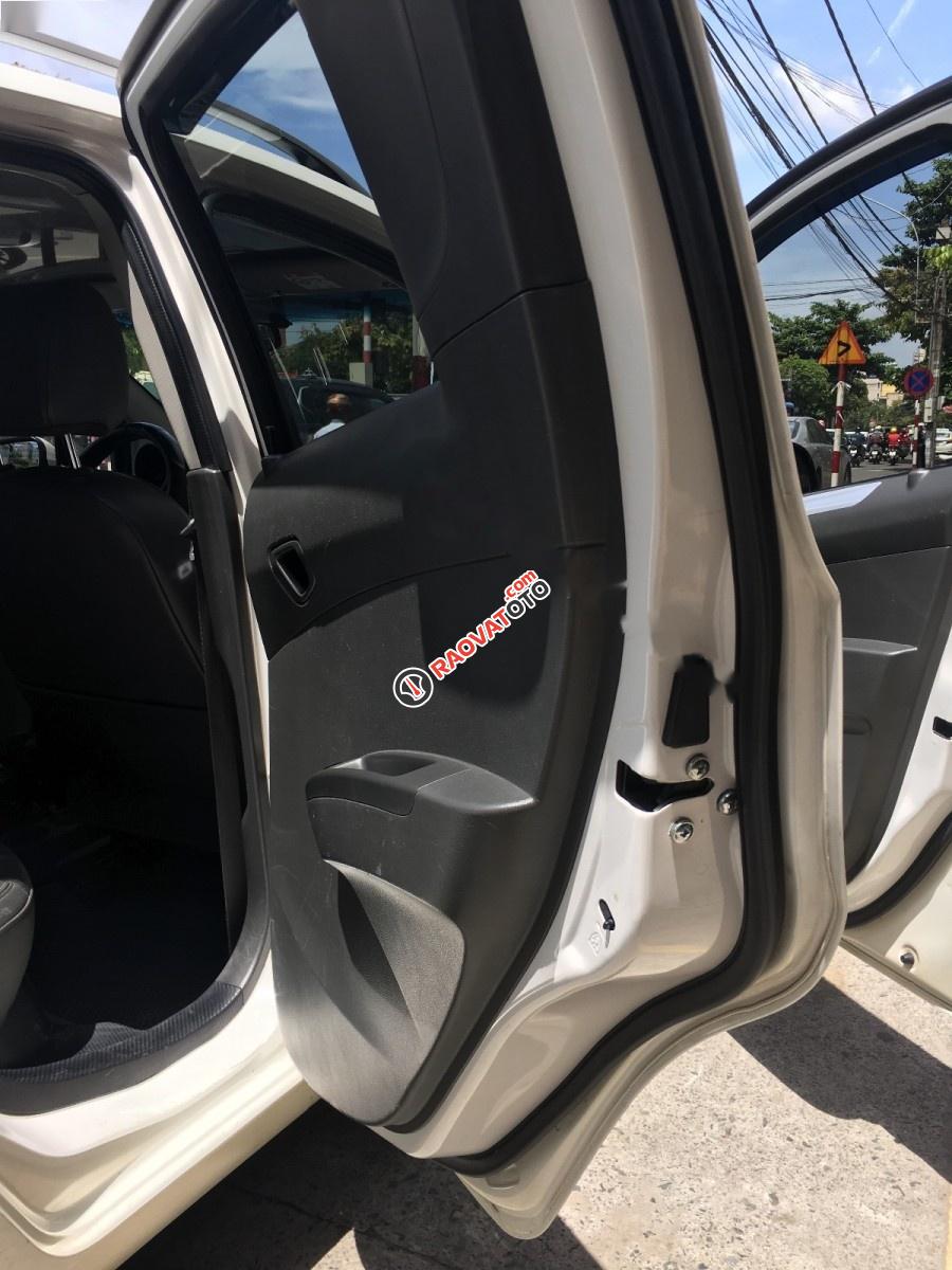 Cần bán xe Chevrolet Spark LT 1.0 MT đời 2014, màu trắng-2