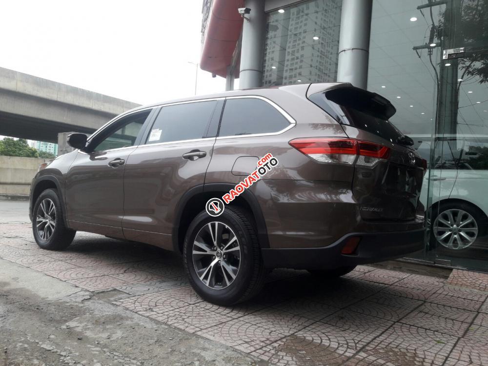 Bán ô tô Toyota Highlander LE sản xuất 2017, màu nâu, xe mới nhập khẩu Mỹ-6