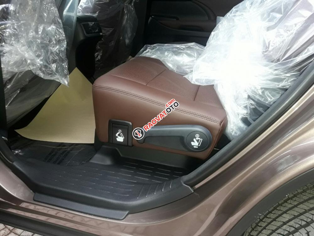 Bán ô tô Toyota Highlander LE sản xuất 2017, màu nâu, xe mới nhập khẩu Mỹ-0