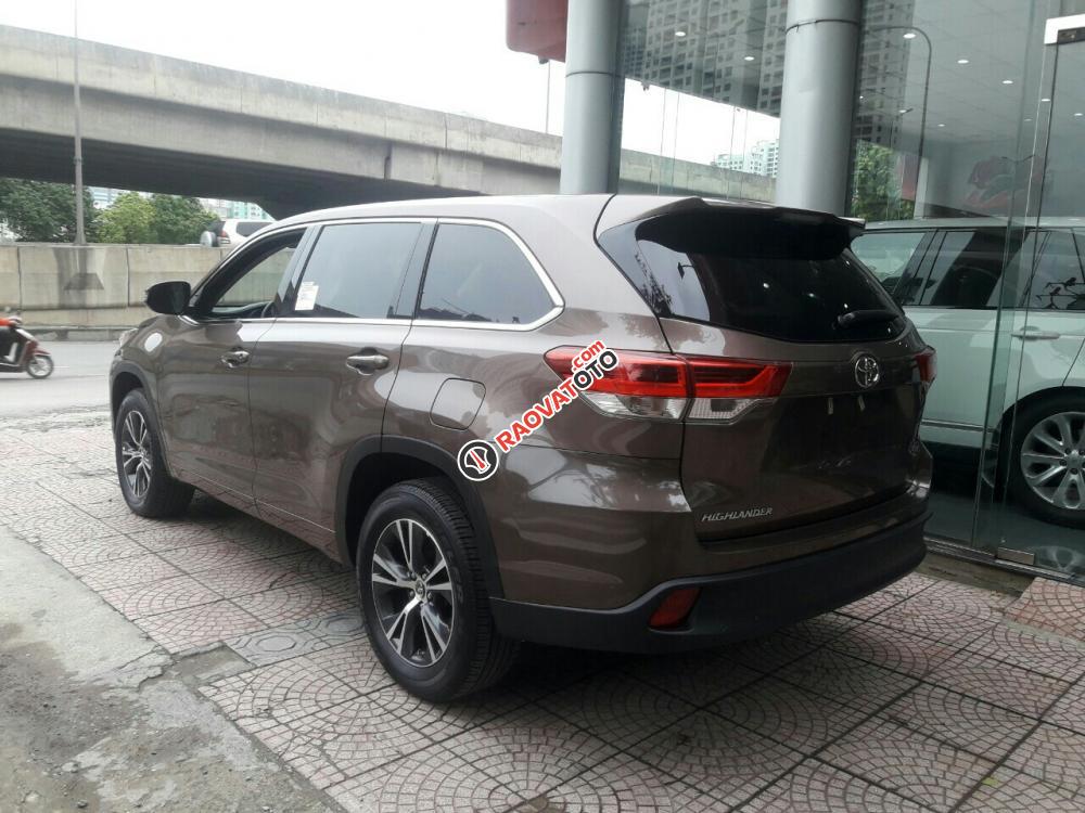Bán ô tô Toyota Highlander LE sản xuất 2017, màu nâu, xe mới nhập khẩu Mỹ-9