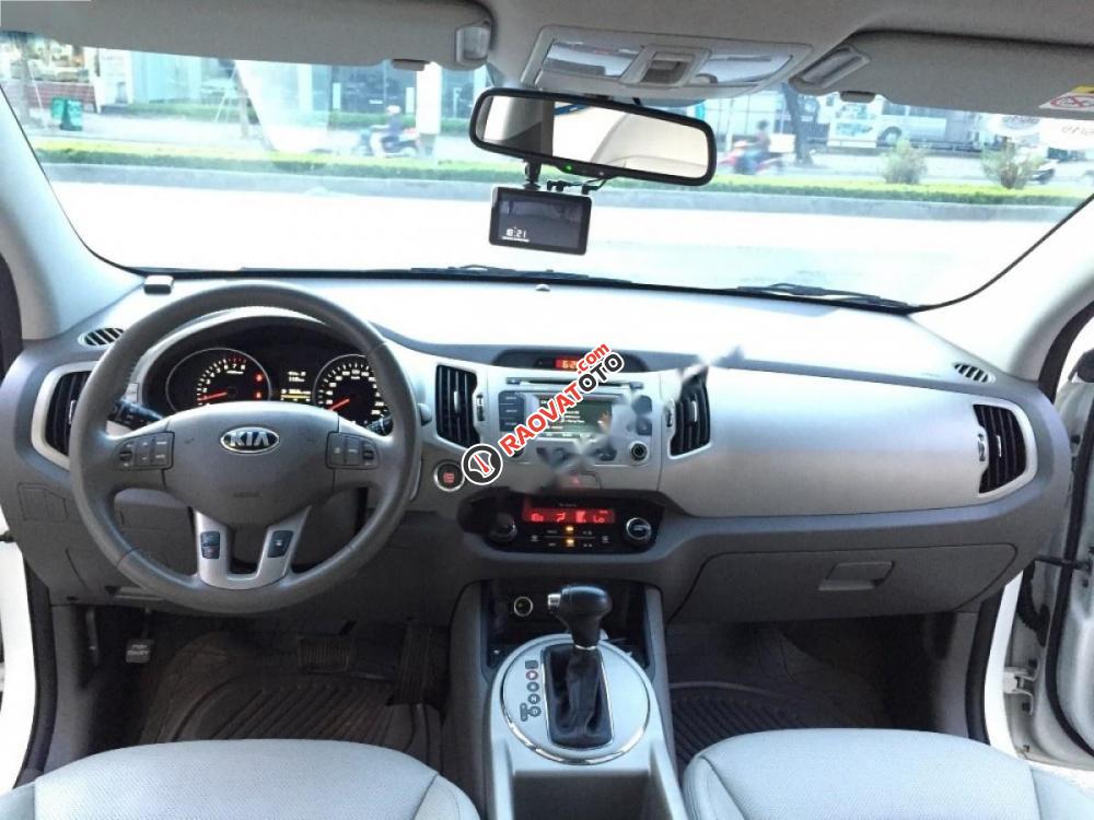 Bán Kia Sportage 2.0AT đời 2014, màu trắng, nhập khẩu nguyên chiếc, giá 695tr-7