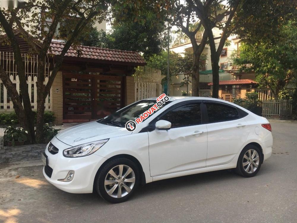 Cần bán gấp Hyundai Accent 1.4 MT năm sản xuất 2016, màu trắng, nhập khẩu -8