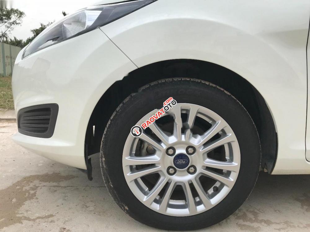 Cần bán Ford Fiesta Trend sản xuất năm 2015, màu trắng còn mới -6