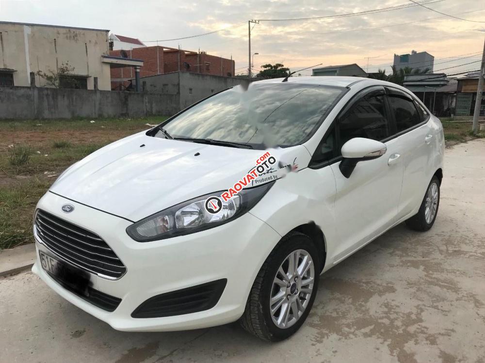 Cần bán Ford Fiesta Trend sản xuất năm 2015, màu trắng còn mới -3