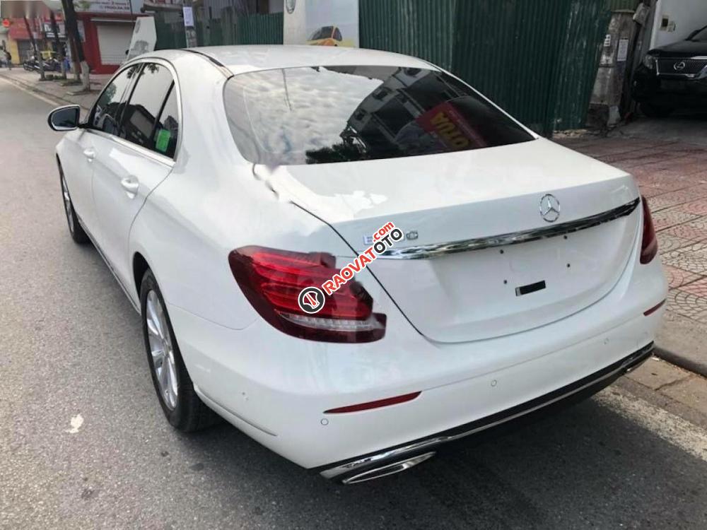 Cần bán lại xe Mercedes 200 2017, màu trắng số tự động-5