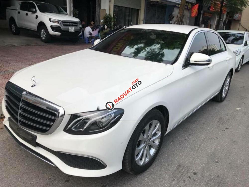 Cần bán lại xe Mercedes 200 2017, màu trắng số tự động-8