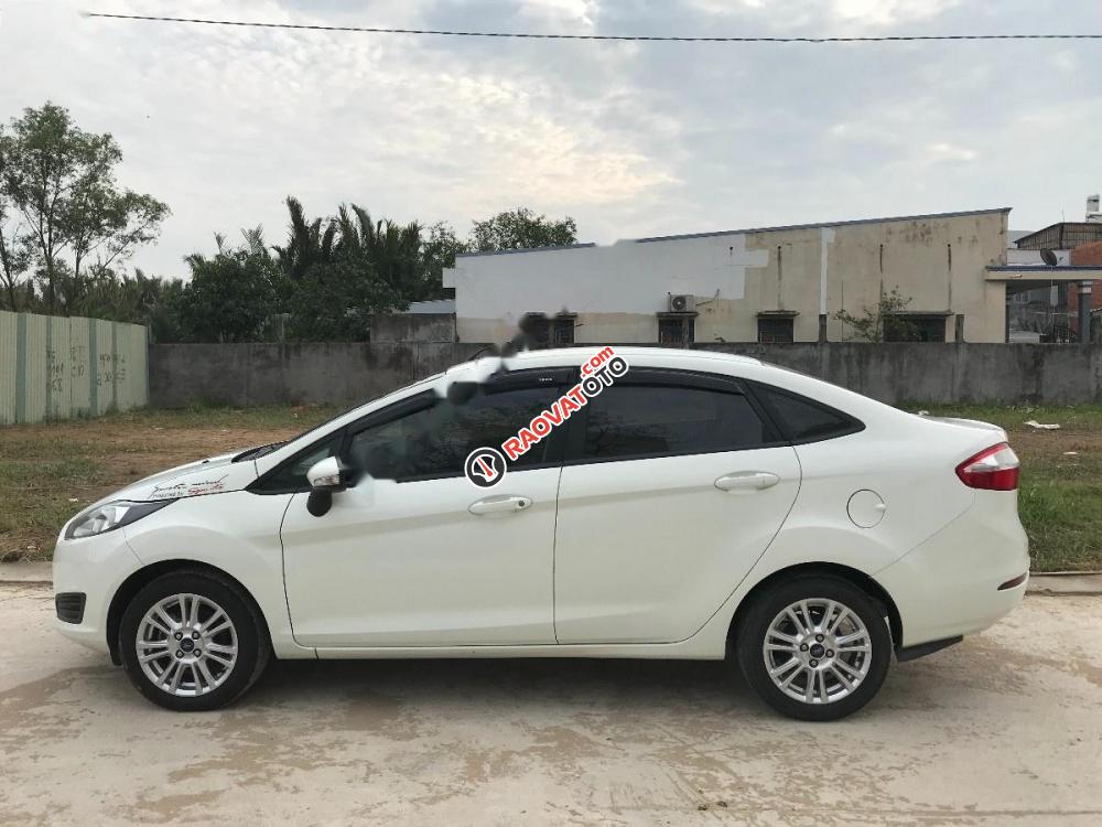 Cần bán Ford Fiesta Trend sản xuất năm 2015, màu trắng còn mới -5