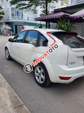 Cần bán xe Ford Focus AT năm sản xuất 2013, màu trắng còn mới-1