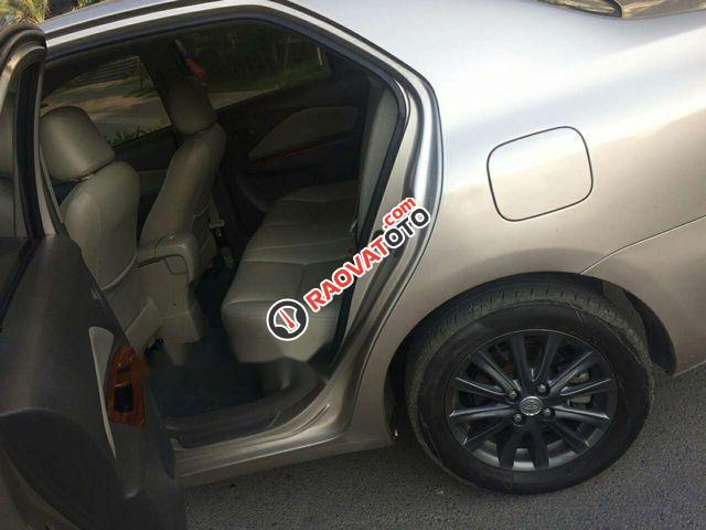 Cần bán lại xe Toyota Vios E 1.5 MT sản xuất năm 2013, màu bạc, giá tốt-3