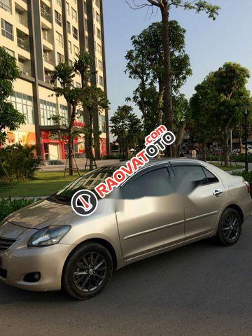 Cần bán lại xe Toyota Vios E 1.5 MT sản xuất năm 2013, màu bạc, giá tốt-0