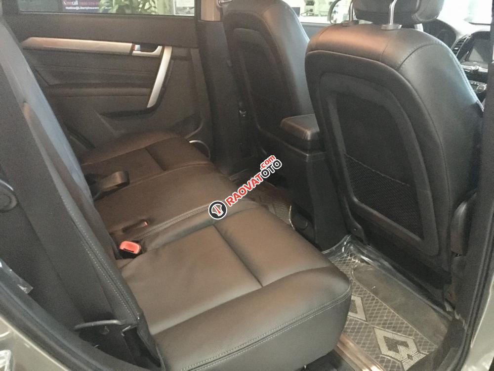 Cần bán xe Chevrolet Captiva REVV sản xuất 2017, màu trắng, nhập khẩu nguyên chiếc-3