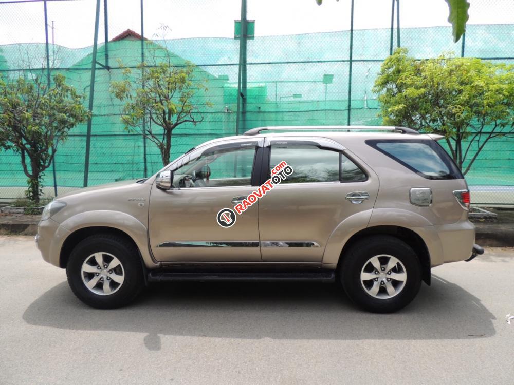 Cần bán Toyota Fortuner 2.7 AT SR5 đời 2008, xe nhập khẩu màu vàng cát-17