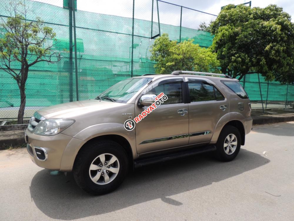 Cần bán Toyota Fortuner 2.7 AT SR5 đời 2008, xe nhập khẩu màu vàng cát-2