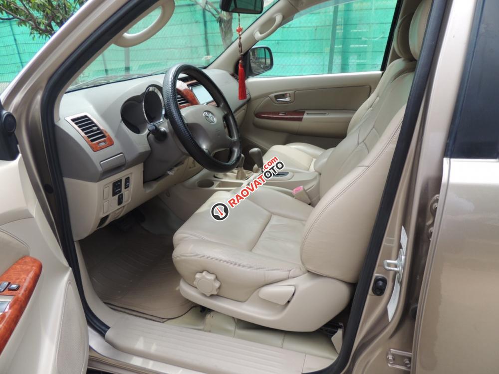 Cần bán Toyota Fortuner 2.7 AT SR5 đời 2008, xe nhập khẩu màu vàng cát-13