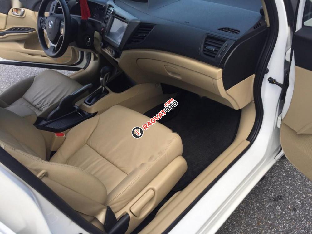 Cần bán gấp Honda Civic 1.8 AT 2015, màu trắng chính chủ-6