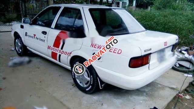 Cần bán gấp Nissan Sunny đời 1991, màu trắng, giá tốt-2