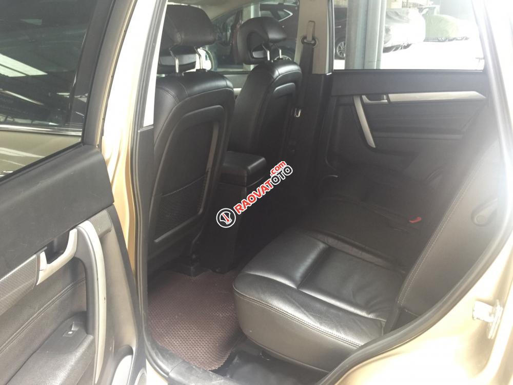 Bán Chevrolet Captiva Revv 2.4 2016, màu vàng cát, giá TL, hỗ trợ góp-2