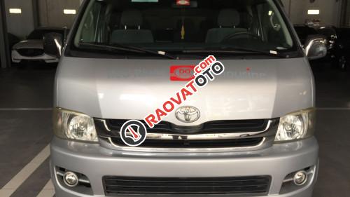 Cần bán xe Toyota Hiace MT đời 2008, màu bạc-0