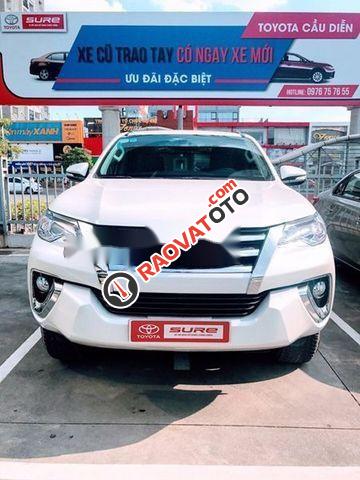 Cần bán gấp Toyota Fortuner V 4X2AT đời 2017, màu trắng  -0