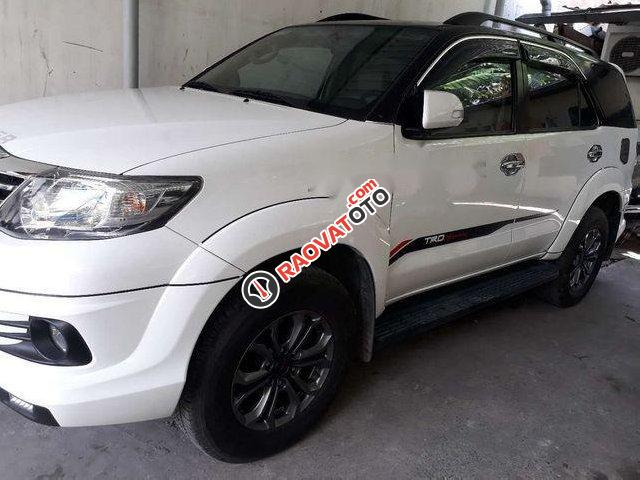 Bán xe Toyota Fortuner TRD Sportivo năm 2016, màu trắng-1