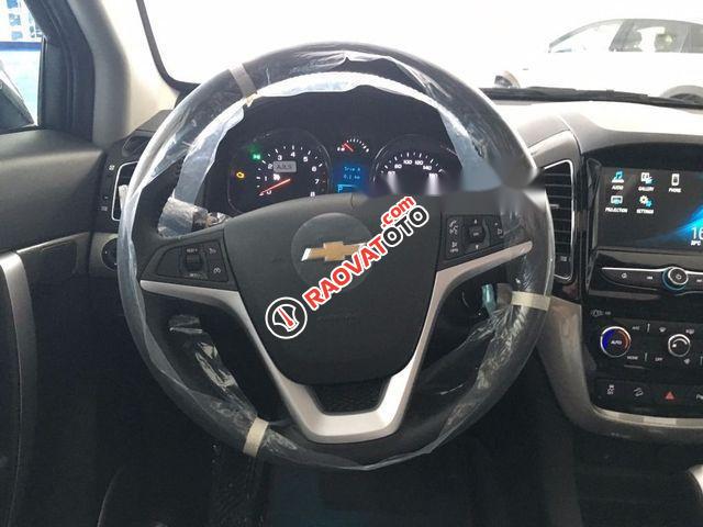 Bán ô tô Chevrolet Captiva đời 2017, màu trắng-2