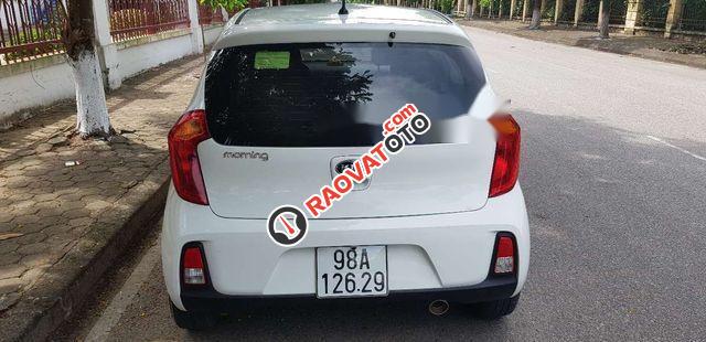 Bán Kia Morning EXMT năm 2017, màu trắng, xe đi được 8000km, còn 95%-2