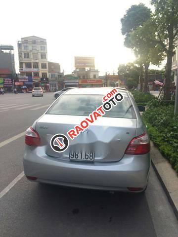 Cần bán lại xe Toyota Vios E 1.5MT năm 2013, màu bạc -1