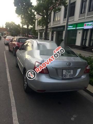 Cần bán lại xe Toyota Vios E 1.5MT năm 2013, màu bạc -3