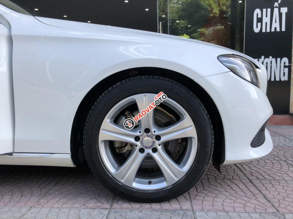 Bán Mercedes E250 AMG năm sản xuất 2016, màu trắng-7