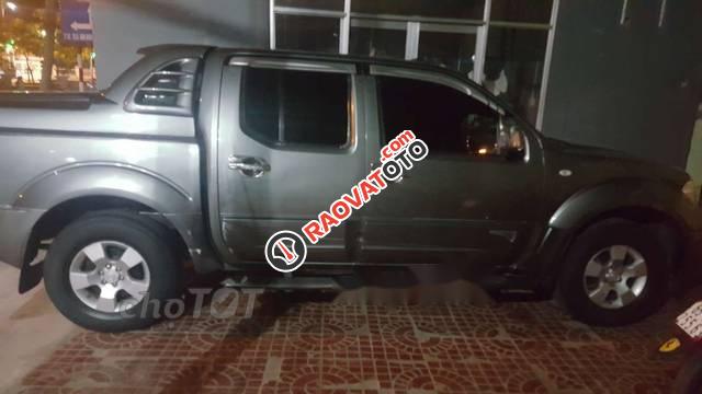 Cần bán gấp Nissan Navara bản LE đời 2012 màu xám-0