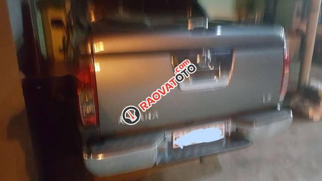 Cần bán gấp Nissan Navara bản LE đời 2012 màu xám-1