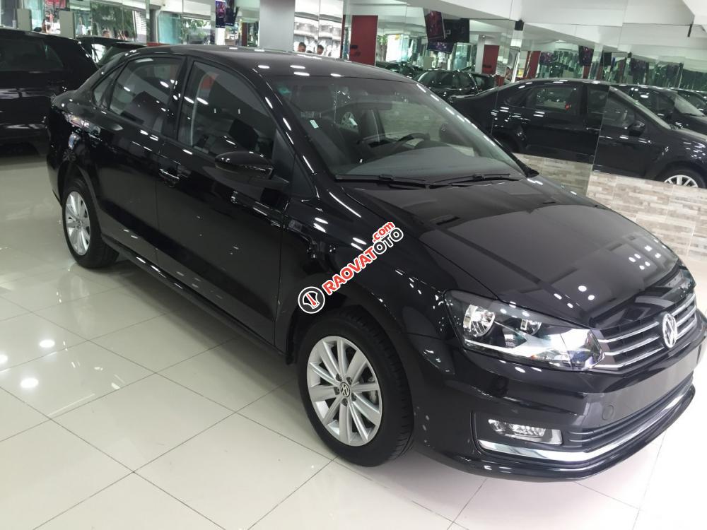 Volkswagen Polo Sedan nhập khẩu chính hãng Đức, màu đen. Tặng nhiều phần quà hấp dẫn - LH Hương: 0902.608.293-2