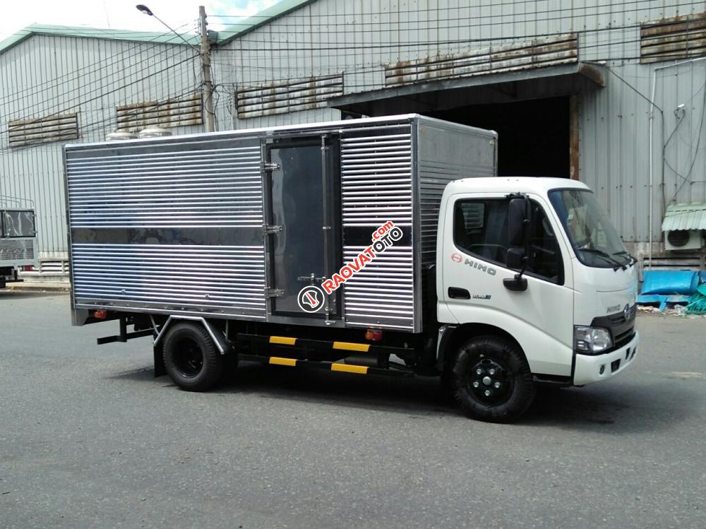 Giá tải thùng Hino 1,9 tấn XZU650 - bán xe tải Hino 1T9 thùng kín-3
