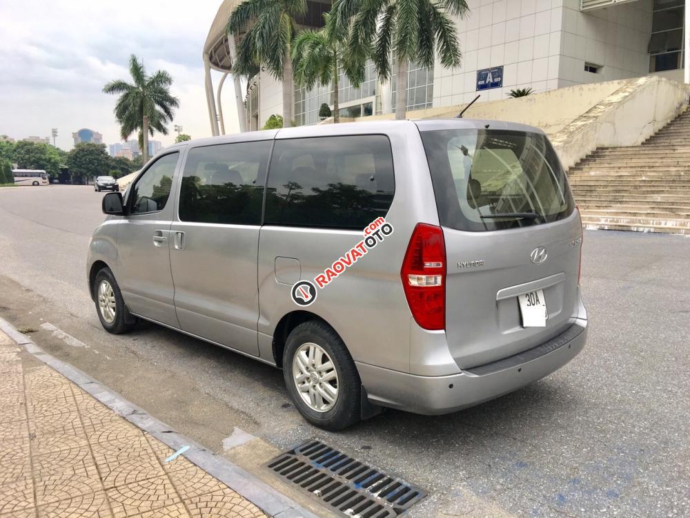 Bán Hyundai Starex 2.5MT 2016, màu bạc, nhập khẩu, biển HN, giá cực tốt-2