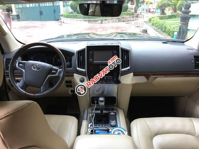 Bán xe Toyota Land Cruiser 4.6 V8 2016, màu đen-4