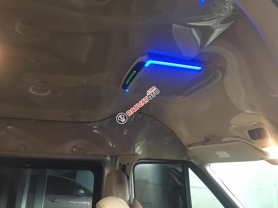 Cần bán xe Ford Transit 2016 màu bạc, 2.4L số sàn máy dầu-0