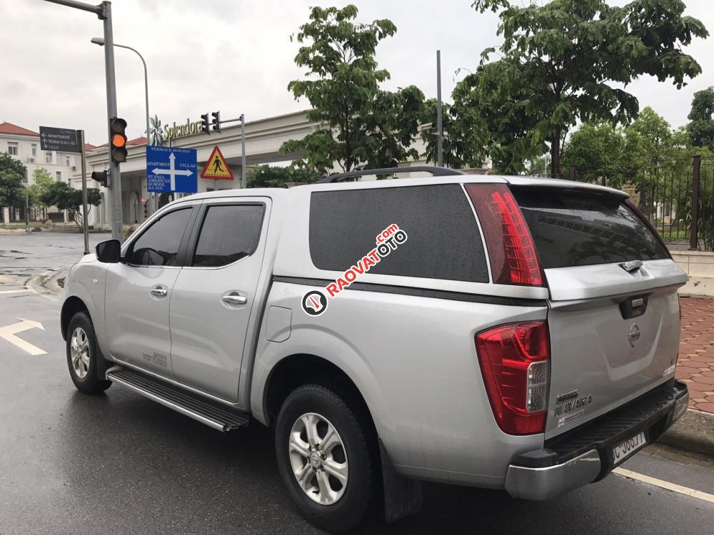 Gia đình bán Nissan Navara E, đời 2016, màu bạc, đi hơn 2 vạn KM còn bảo hành hãng-7