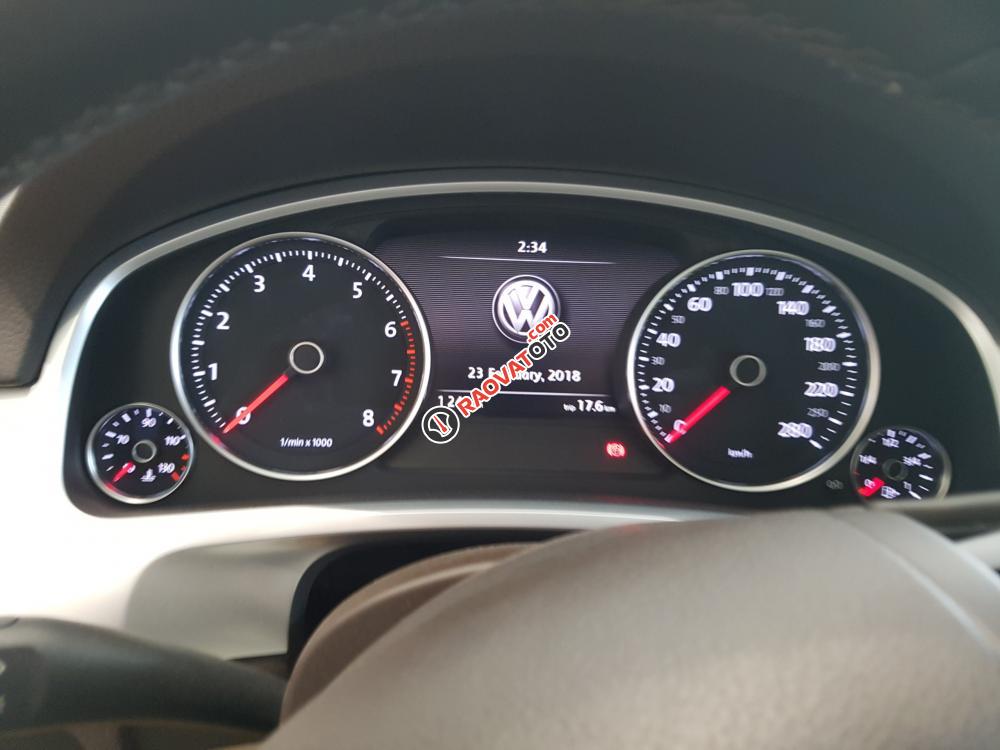 Bán Volkswagen Touareg GP, màu xám (ghi), nhập khẩu, giá cực tốt. LH: 0901933522 Vy-8