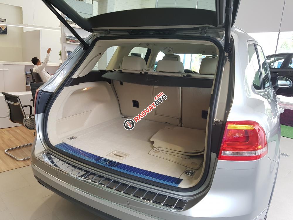 Bán Volkswagen Touareg GP, màu xám (ghi), nhập khẩu, giá cực tốt. LH: 0901933522 Vy-12