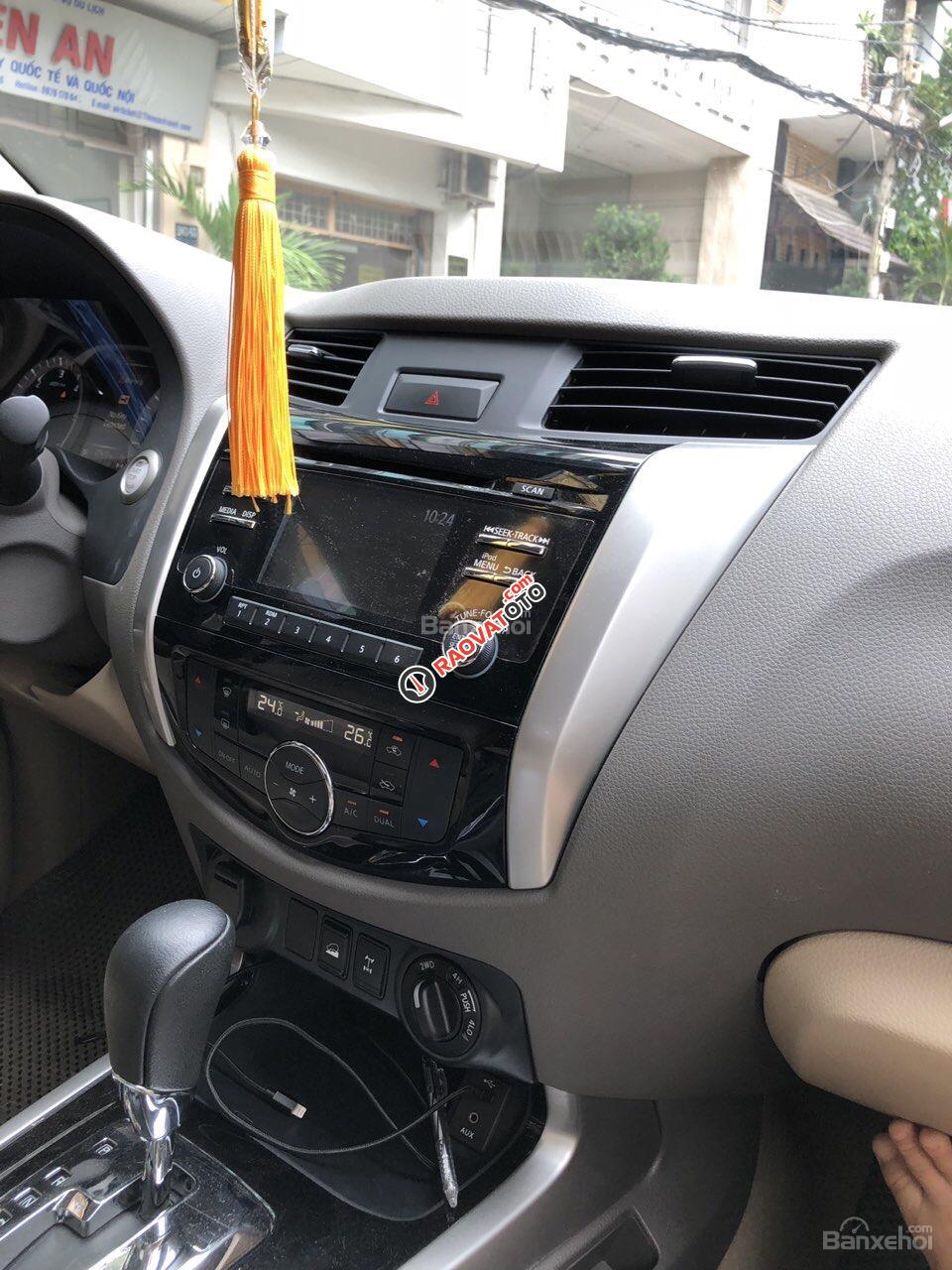 Cần bán Nissan Navara VL năm 2017, màu trắng, xe nhập ít sử dụng-1