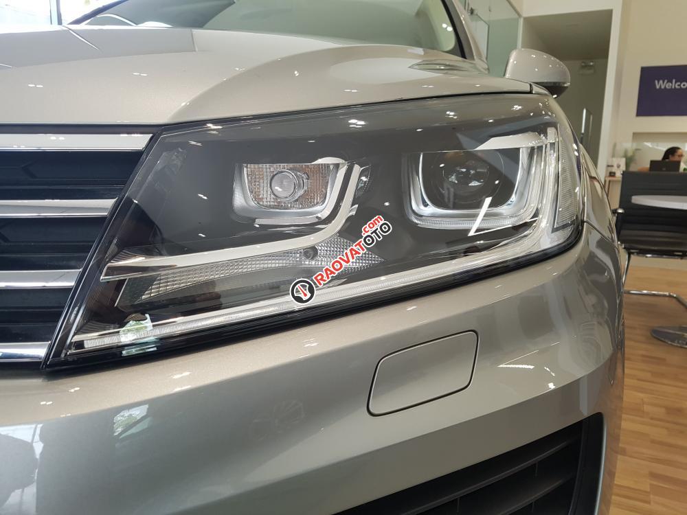 Bán Volkswagen Touareg GP, màu xám (ghi), nhập khẩu, giá cực tốt. LH: 0901933522 Vy-6