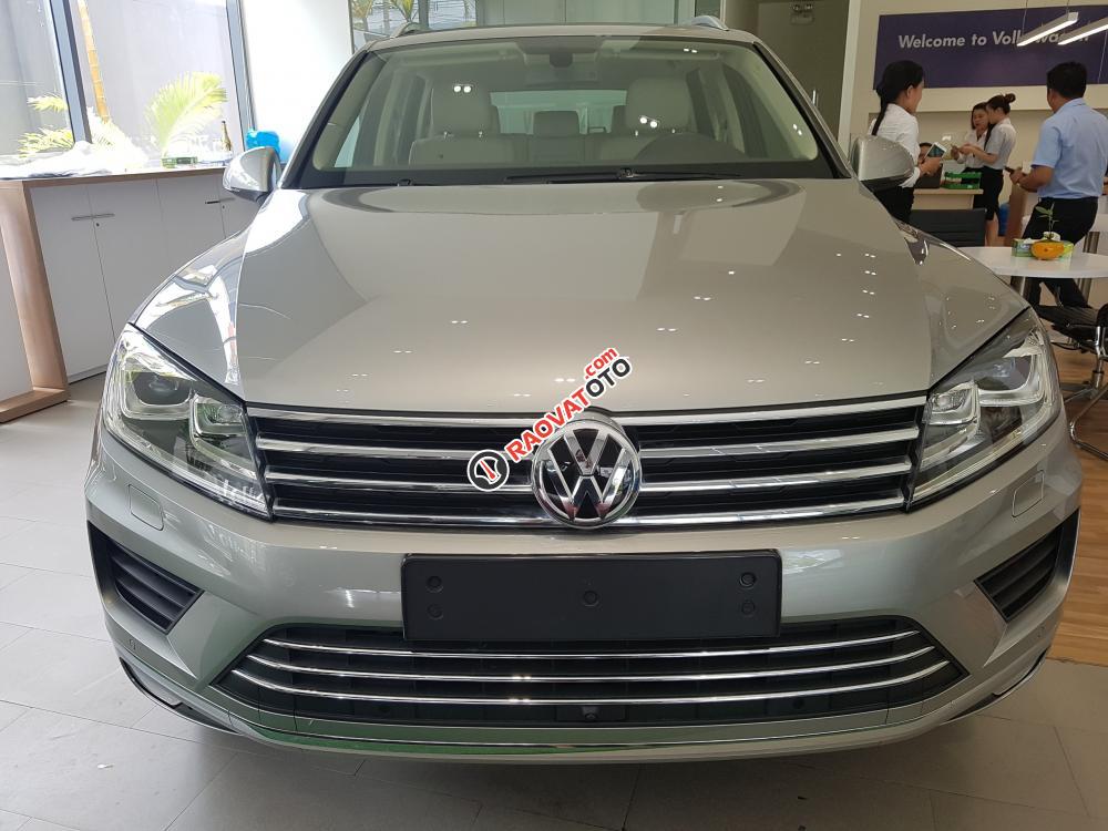 Bán Volkswagen Touareg GP, màu xám (ghi), nhập khẩu, giá cực tốt. LH: 0901933522 Vy-7