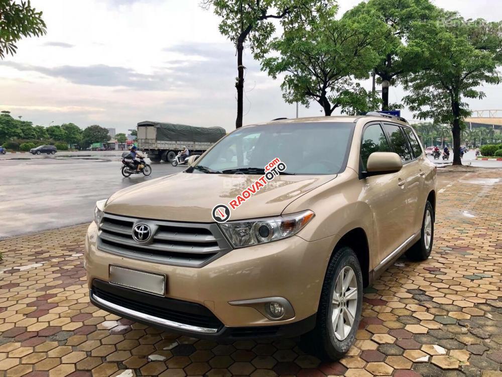 Bán xe Toyota Highlander năm 2011 màu vàng cát, 1 tỷ 179 triệu, xe nhập khẩu-0