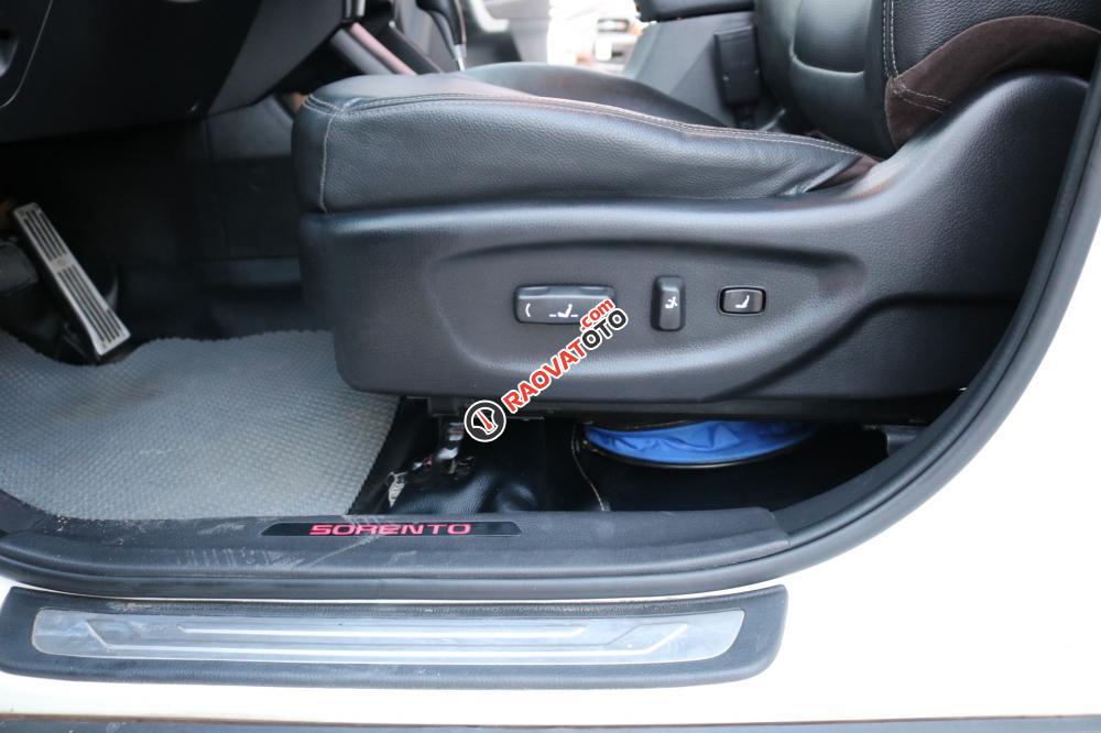 Bán ô tô Kia Sorento 2.4 AT 2013, màu trắng-17