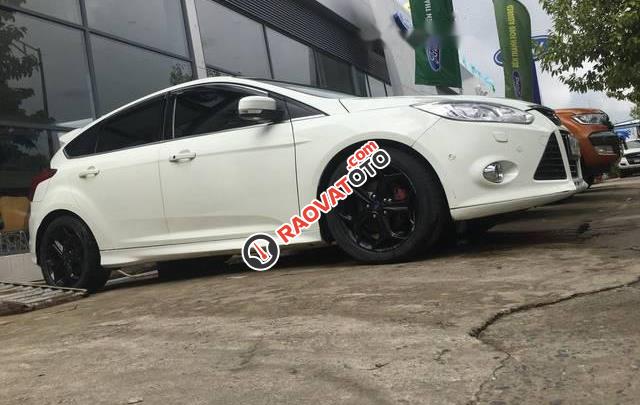 Bán xe Ford Focus Titanium sản xuất năm 2014, màu trắng -1